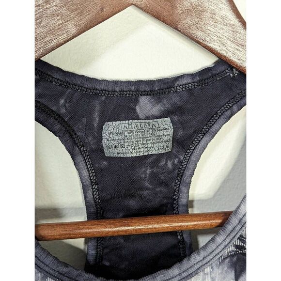 Athleta Sports Bra Seamless Racerback Pull On Grey Paisley Color - Size Medium - Picture 5 of 5